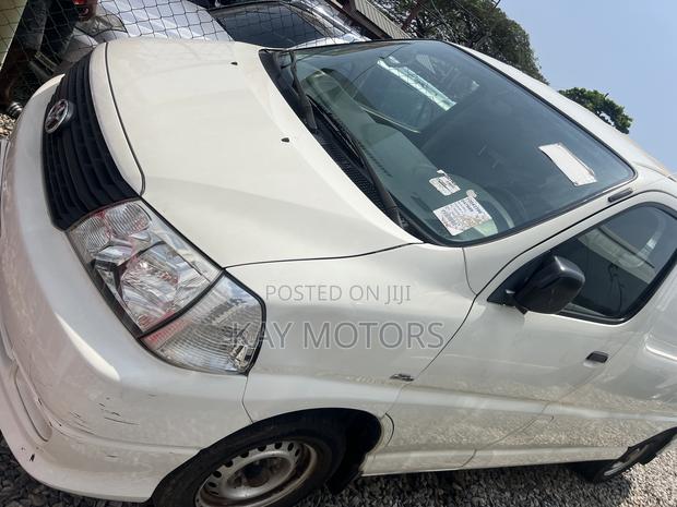Toyota HiAce 2008 White