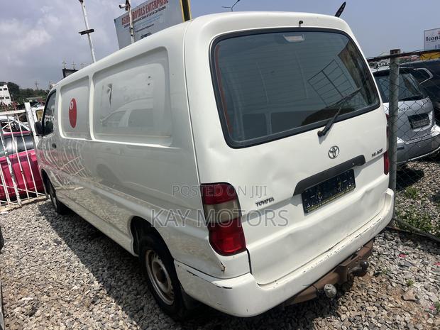 Toyota HiAce 2008 White