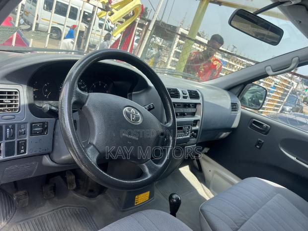 Toyota HiAce 2008 White