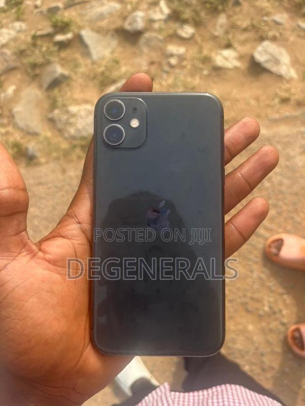Apple iPhone 11 128 GB Black photo 3
