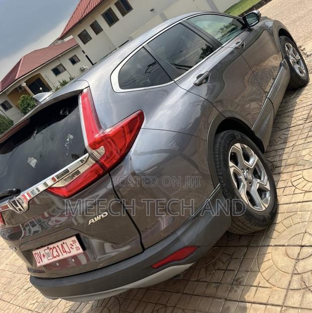 Honda CR-V 2018 Silver photo 8