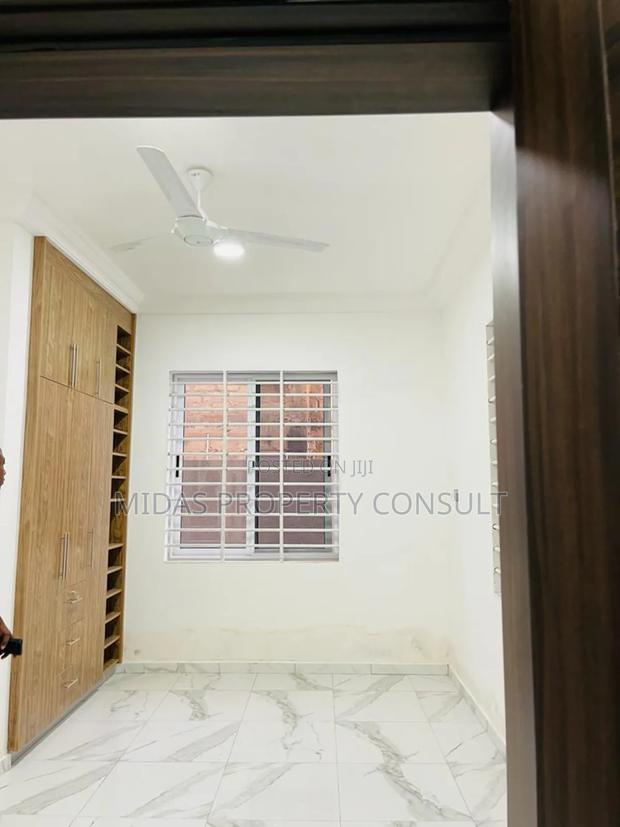 4bdrm House in Lakeside Estates for rent photo 11