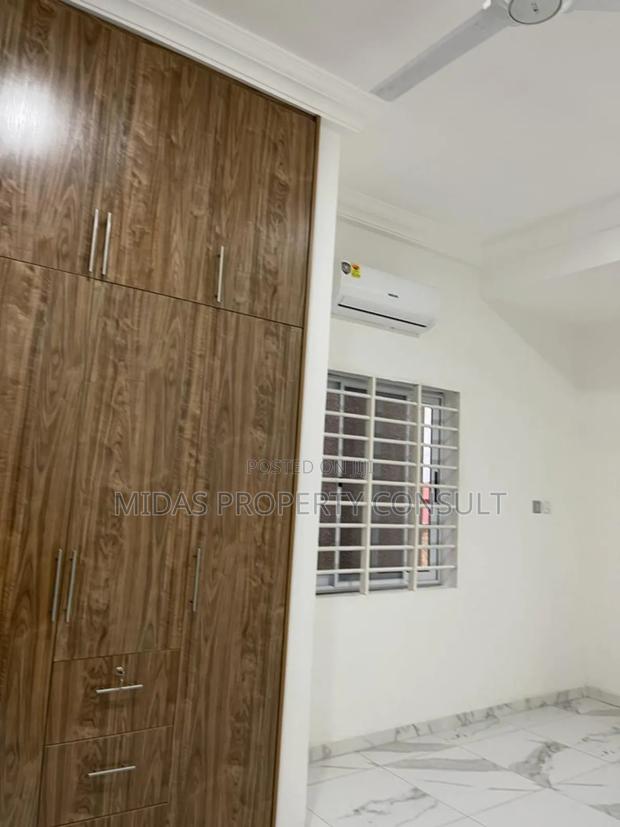 4bdrm House in Lakeside Estates for rent photo 19