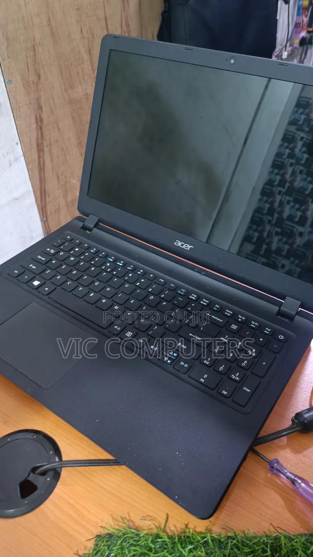 Laptop Acer Aspire ES1-572 8GB Intel Core I3 HDD+SSD 500GB