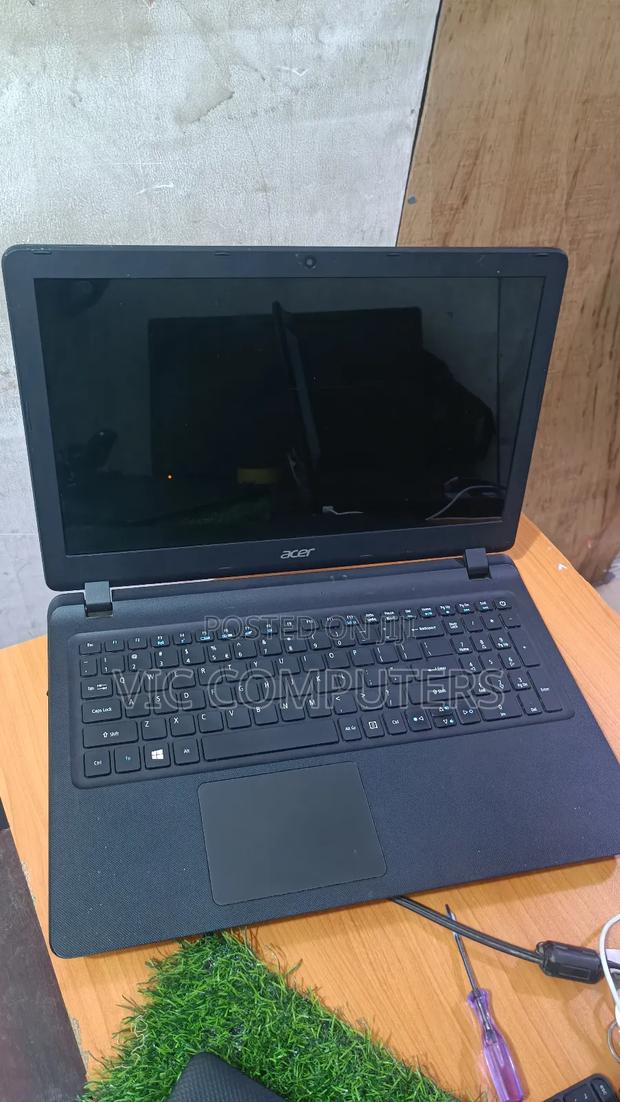 Laptop Acer Aspire ES1-572 8GB Intel Core I3 HDD+SSD 500GB photo 3
