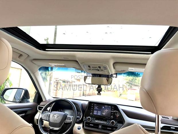 Toyota Highlander Limited 2021 Blue photo 4