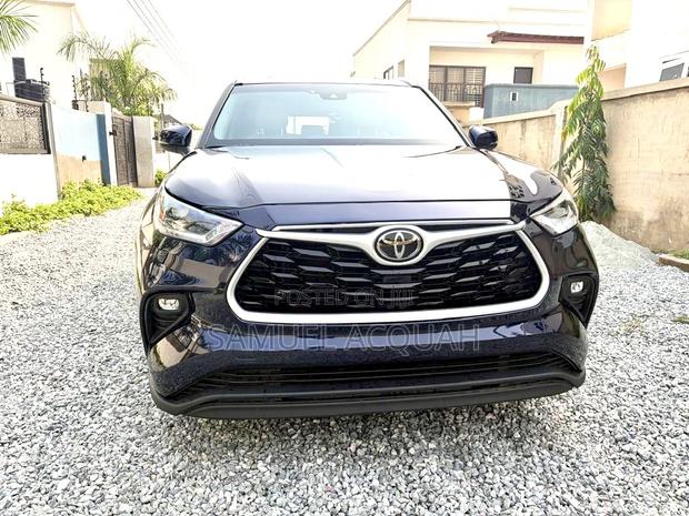 Toyota Highlander Limited 2021 Blue