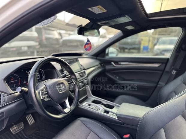 Honda Accord Sport (2.0L 4cyl Turbo 10A) 2019 White photo 6