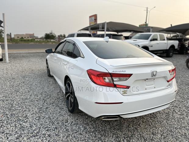 Honda Accord Sport (2.0L 4cyl Turbo 10A) 2019 White photo 5