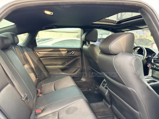 Honda Accord Sport (2.0L 4cyl Turbo 10A) 2019 White photo 8