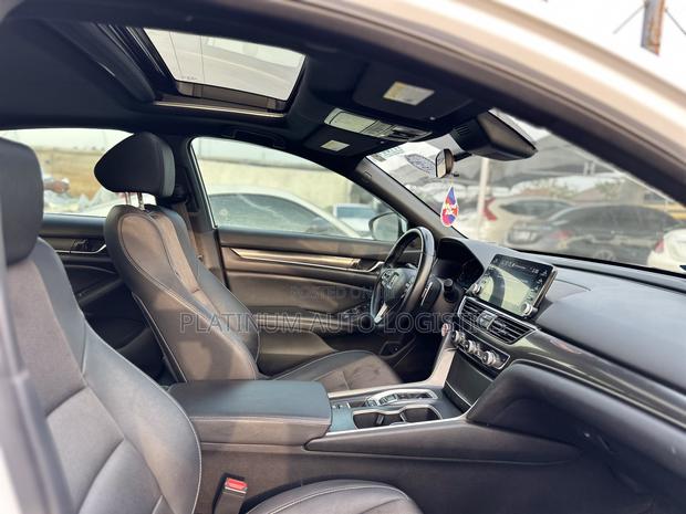 Honda Accord Sport (2.0L 4cyl Turbo 10A) 2019 White photo 7