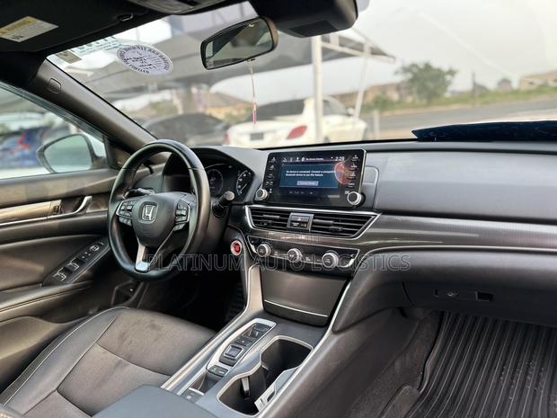 Honda Accord Sport (2.0L 4cyl Turbo 10A) 2019 White photo 9