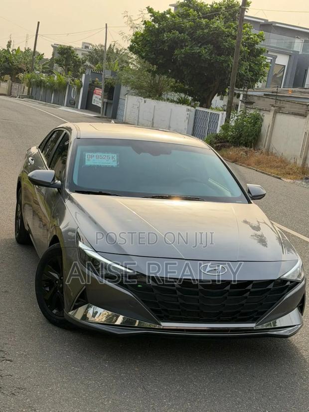 Hyundai Elantra SEL 2023 Gray