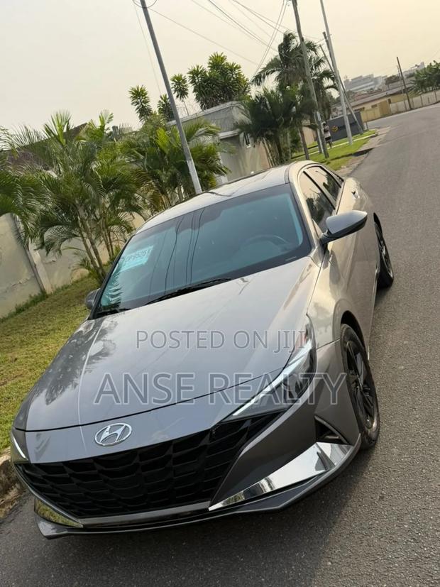 Hyundai Elantra SEL 2023 Gray photo 6