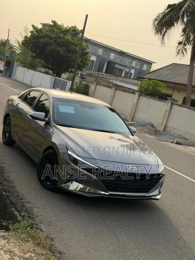 Hyundai Elantra SEL 2023 Gray photo 7