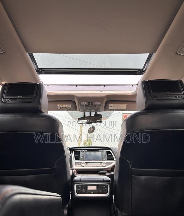 Toyota Highlander Limited 4dr SUV AWD (3.5L 6cyl 6A) 2015 Gray photo 6