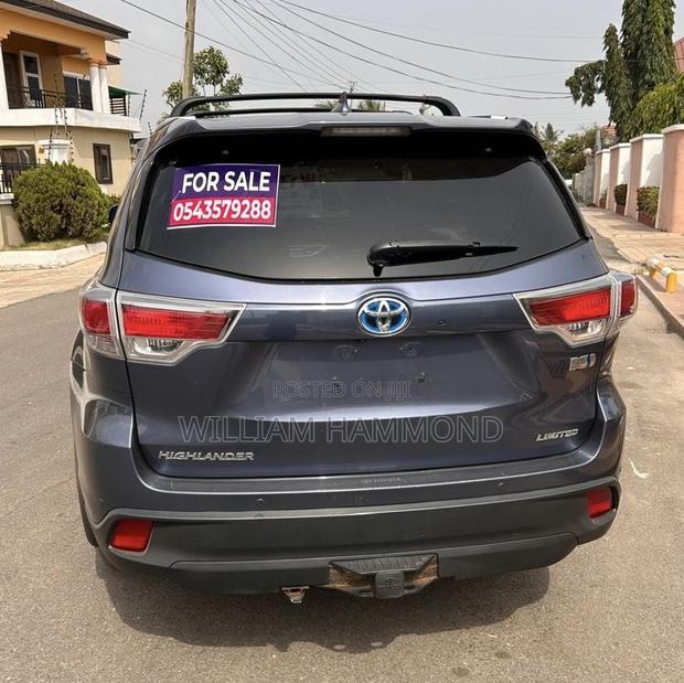 Toyota Highlander Limited 4dr SUV AWD (3.5L 6cyl 6A) 2015 Gray photo 11