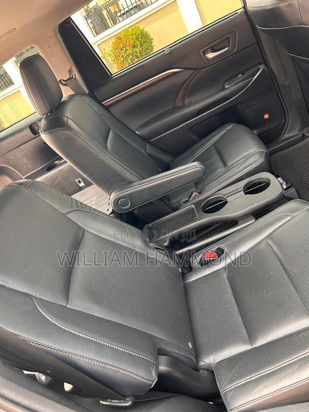 Toyota Highlander Limited 4dr SUV AWD (3.5L 6cyl 6A) 2015 Gray photo 8