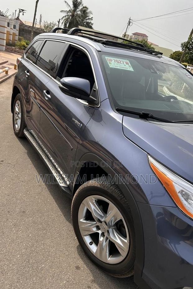 Toyota Highlander Limited 4dr SUV AWD (3.5L 6cyl 6A) 2015 Gray photo 10