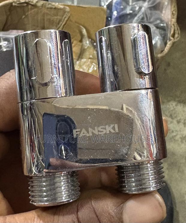 Double Fanski Angle Valve photo 2