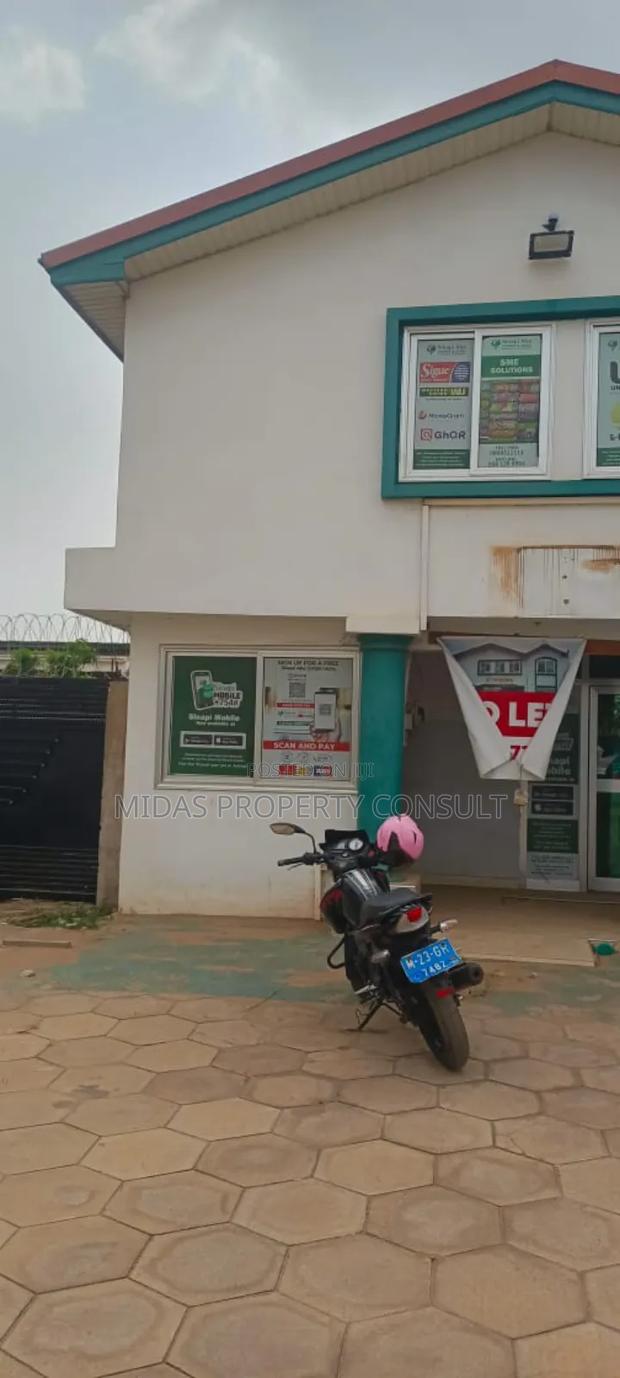 Banking, Office Space to Let at Tema Comm 1 photo 2