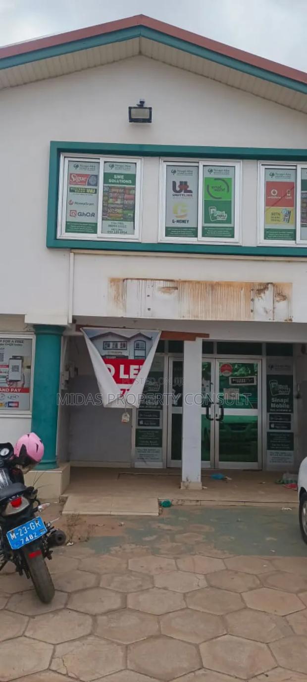 Banking, Office Space to Let at Tema Comm 1 photo 3