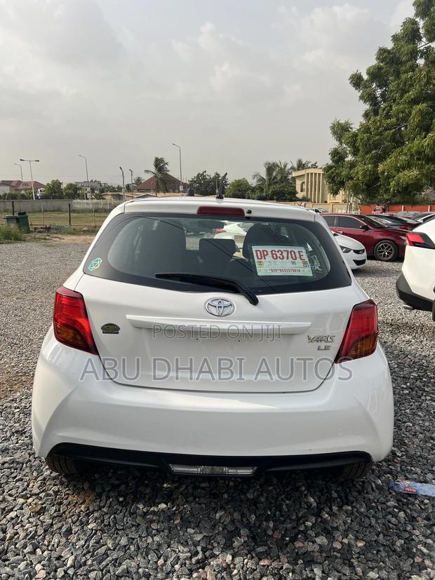 Toyota Yaris 2016 White photo 8