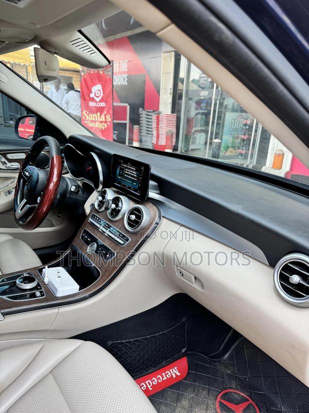 Mercedes-Benz C300 Base C300 AWD 4MATIC Sedan 2019 Blue photo 4