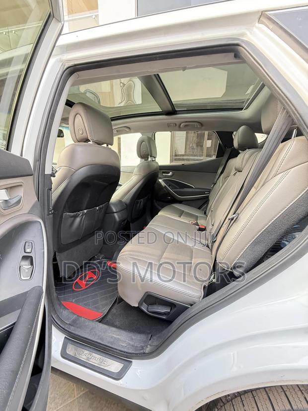 Hyundai Santa Fe Limited 4dr SUV (3.3L 6cyl 6A) 2015 White