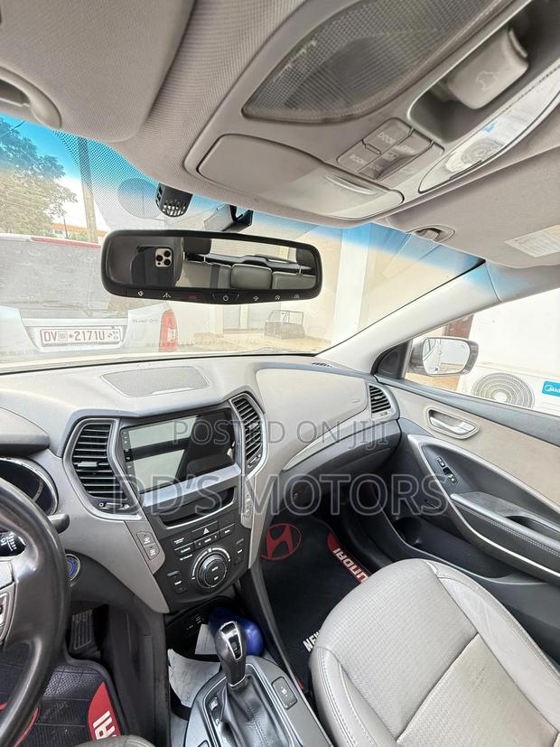 Hyundai Santa Fe Limited 4dr SUV (3.3L 6cyl 6A) 2015 White