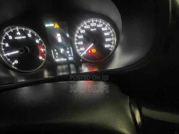 Mitsubishi Pajero Sport 2017 Silver