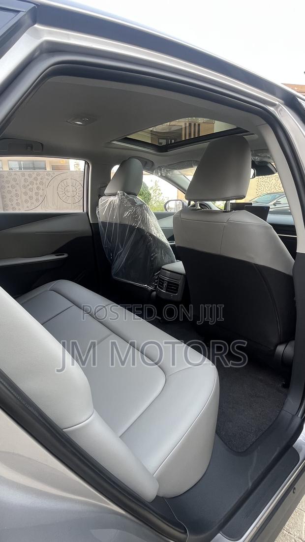 New Toyota bZ3 2025 Silver photo 5