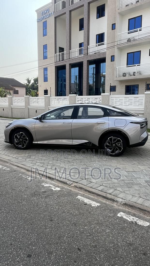 New Toyota bZ3 2025 Silver photo 4