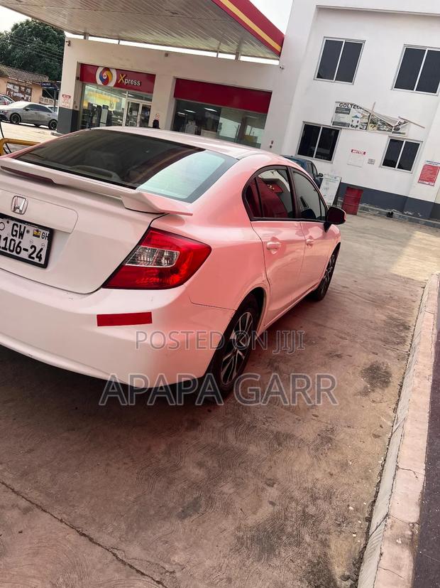Honda Civic 2012 White photo 5
