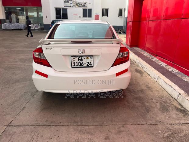 Honda Civic 2012 White photo 6