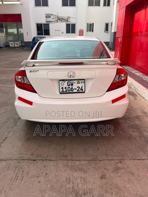 Honda Civic 2012 White photo 7