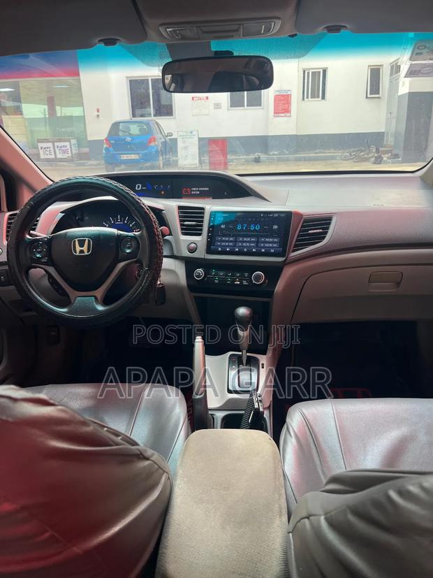 Honda Civic 2012 White photo 8
