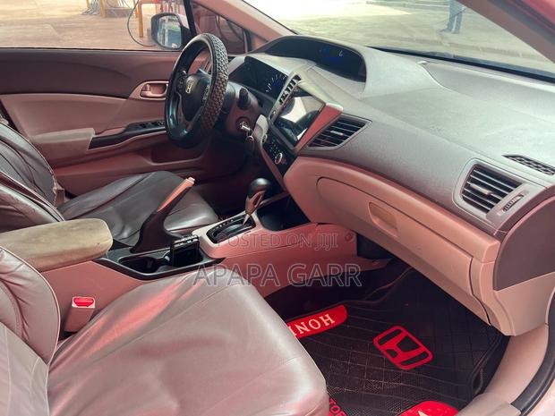 Honda Civic 2012 White photo 9