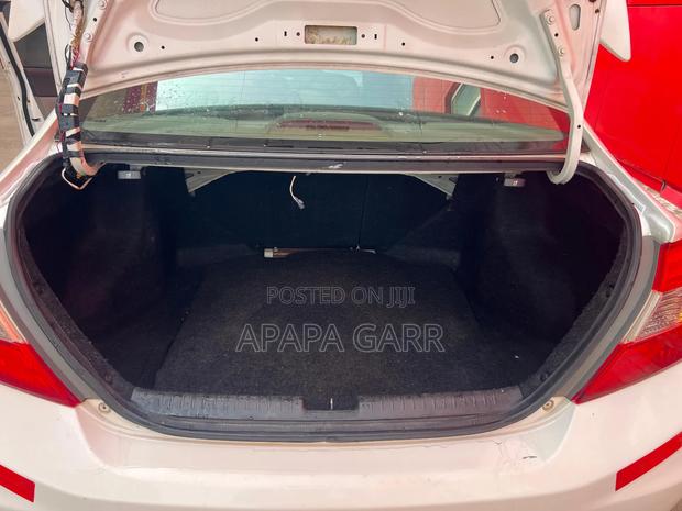 Honda Civic 2012 White photo 14