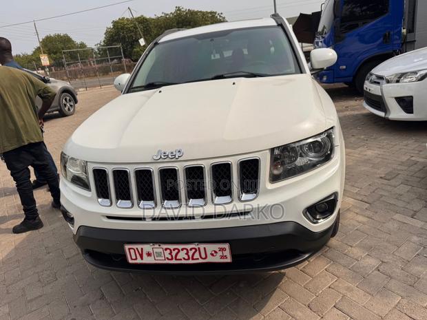 Jeep Compass 2016 White photo 4
