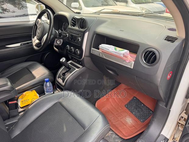 Jeep Compass 2016 White photo 2