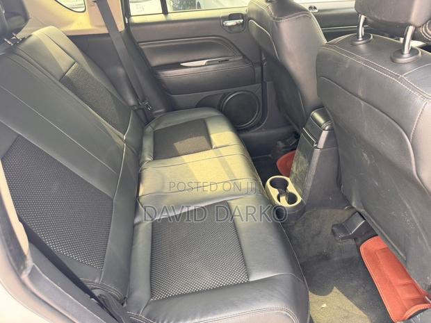 Jeep Compass 2016 White photo 8