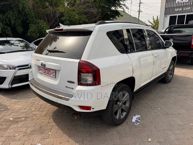 Jeep Compass 2016 White photo 5
