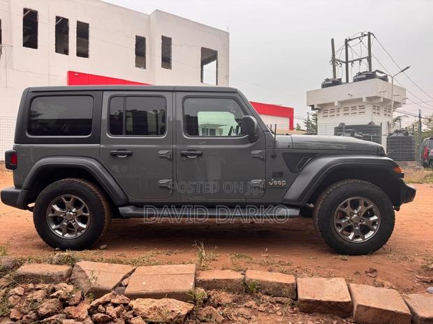 Jeep Wrangler 2021 Gray photo 3