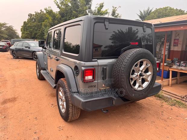 Jeep Wrangler 2021 Gray photo 5
