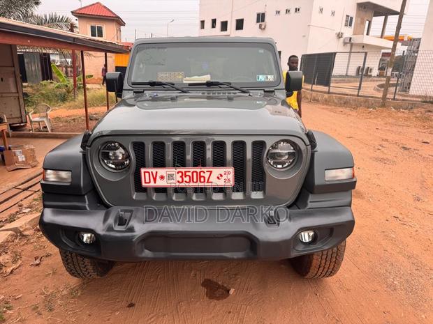 Jeep Wrangler 2021 Gray photo 7