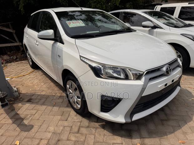 Toyota Yaris 2016 White photo 4