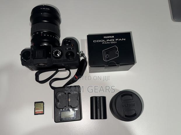 Fujifilm X-S20 Camera and Lens
