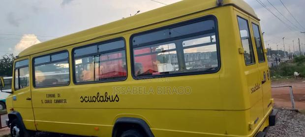 Mercedes-Benz T2 2009 Yellow