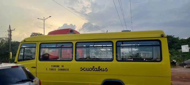 Mercedes-Benz T2 2009 Yellow